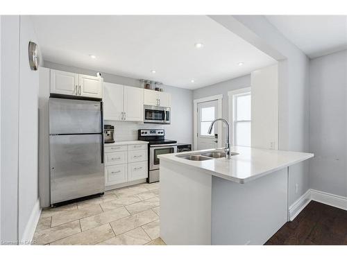 34 Balsam Avenue N, Hamilton, ON - Indoor Photo Showing Kitchen With Double Sink With Upgraded Kitchen