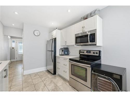 34 Balsam Avenue N, Hamilton, ON - Indoor Photo Showing Kitchen