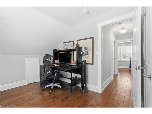 34 Balsam Avenue N, Hamilton, ON - Indoor Photo Showing Other Room