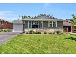 24 Darlington Drive  Hamilton, ON L9C 2L7