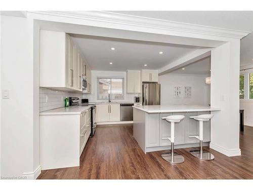 24 Darlington Drive, Hamilton, ON - Indoor Photo Showing Kitchen