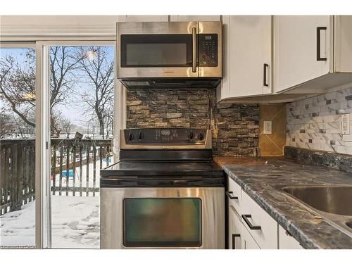 218 East 8Th Street, Hamilton, ON - Indoor Photo Showing Kitchen
