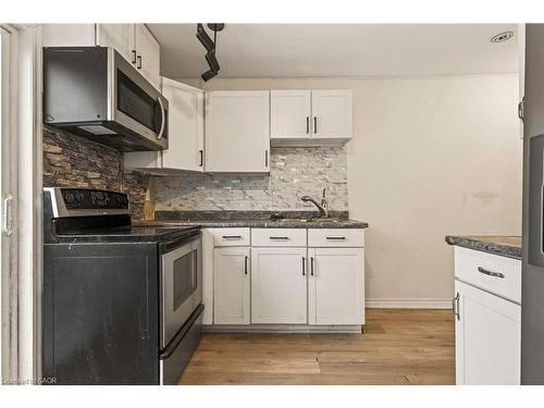 218 East 8Th Street, Hamilton, ON - Indoor Photo Showing Kitchen