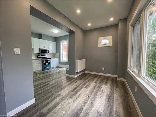 49 Madison Avenue N, Kitchener, ON - Indoor Photo Showing Other Room