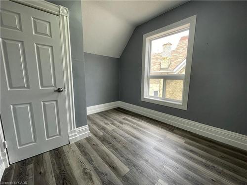 49 Madison Avenue N, Kitchener, ON - Indoor Photo Showing Other Room