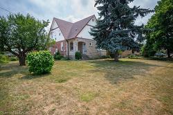 264 Gray Road  Stoney Creek, ON L8E 1V1