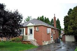 Upper-889 Fennell Avenue E Hamilton, ON L8V 1W5