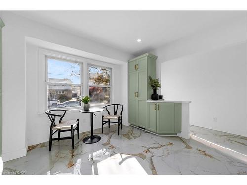 39 Grandfield Street, Hamilton, ON - Indoor