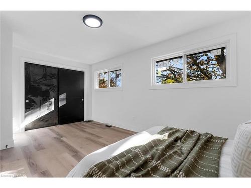 39 Grandfield Street, Hamilton, ON - Indoor