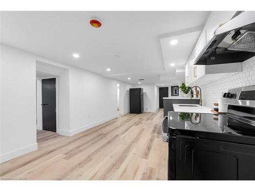 39 Grandfield Street, Hamilton, ON - Indoor