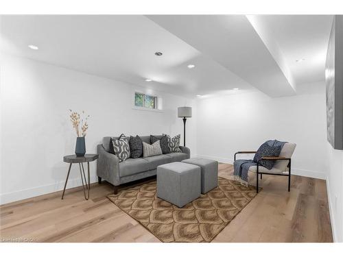 39 Grandfield Street, Hamilton, ON - Indoor