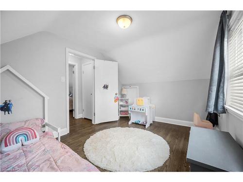 541 Courtland Avenue E, Kitchener, ON - Indoor Photo Showing Bedroom