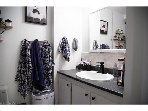 948 Mcdowell Road E, Simcoe, ON - Indoor Photo Showing Bathroom
