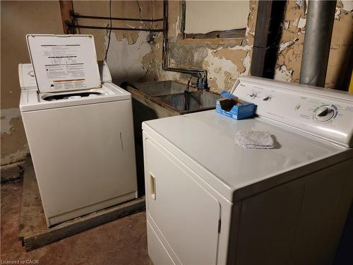 6 Cluny Avenue, Hamilton, ON - Indoor Photo Showing Laundry Room