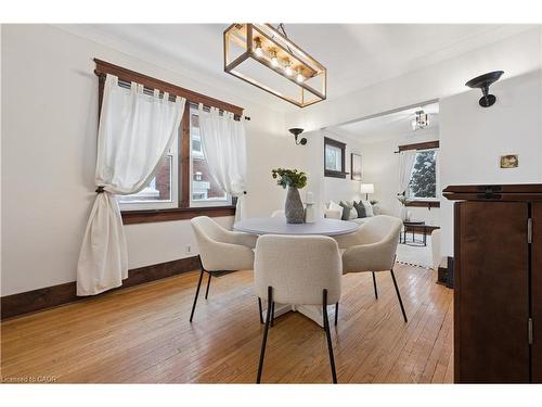 32 Dane Street, Kitchener, ON - Indoor Photo Showing Dining Room