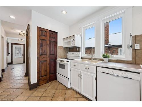 32 Dane Street, Kitchener, ON - Indoor Photo Showing Kitchen With Double Sink