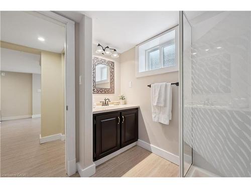 32 Dane Street, Kitchener, ON - Indoor Photo Showing Bathroom