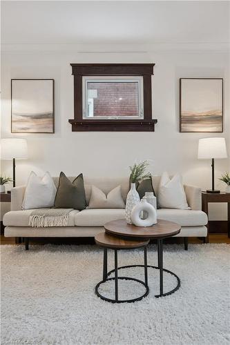 32 Dane Street, Kitchener, ON - Indoor Photo Showing Living Room