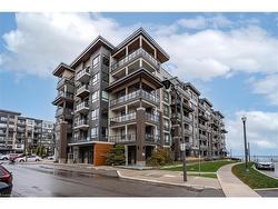 616-10 Esplanade Lane  Grimsby, ON L3M 0H1