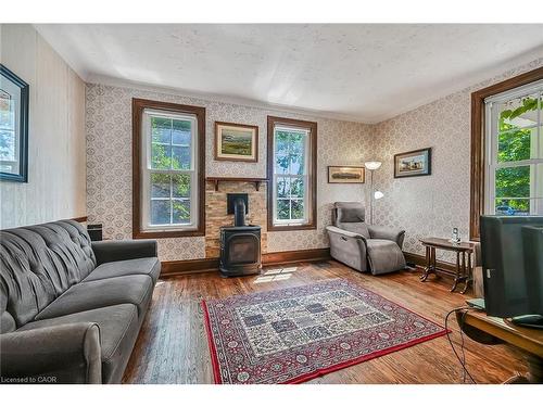 94 Sutherland Street W, Caledonia, ON - Indoor Photo Showing Living Room With Fireplace