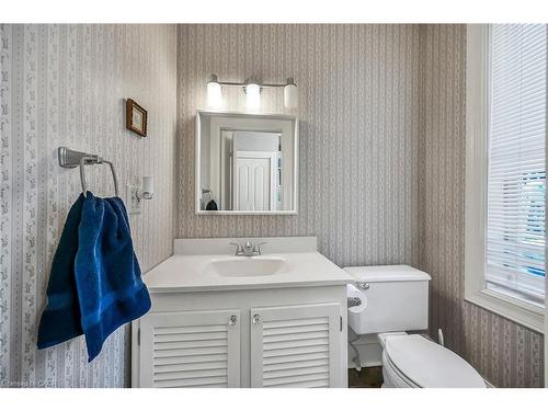 94 Sutherland Street W, Caledonia, ON - Indoor Photo Showing Bathroom
