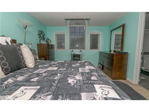 15 Gees Way, Cambridge, ON - Indoor Photo Showing Bedroom