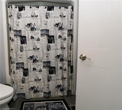 15 Gees Way, Cambridge, ON - Indoor Photo Showing Bathroom