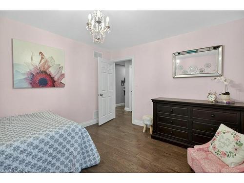 2 Sylvia Avenue, Hamilton, ON - Indoor Photo Showing Bedroom