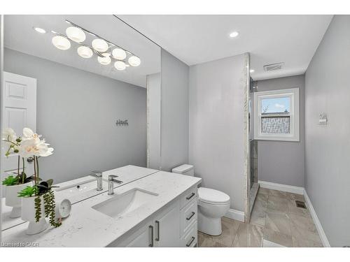 2 Sylvia Avenue, Hamilton, ON - Indoor Photo Showing Bathroom