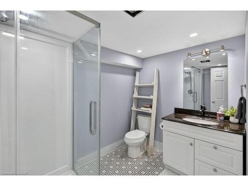 2 Sylvia Avenue, Hamilton, ON - Indoor Photo Showing Bathroom