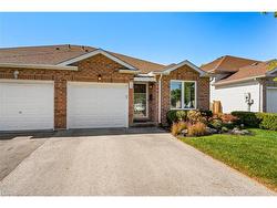208 Autumn Crescent  Welland, ON L3C 7K2