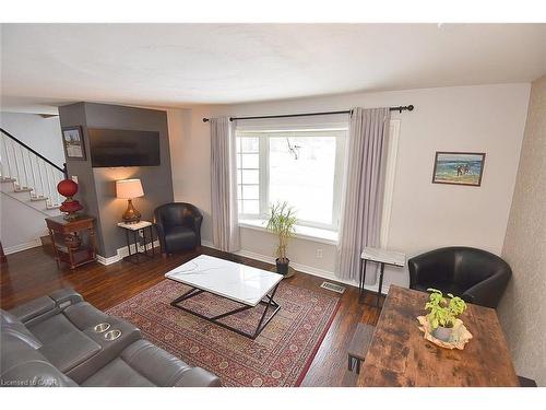 65 Rolston Drive, Hamilton, ON - Indoor Photo Showing Living Room