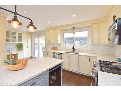 65 Rolston Drive, Hamilton, ON - Indoor Photo Showing Kitchen