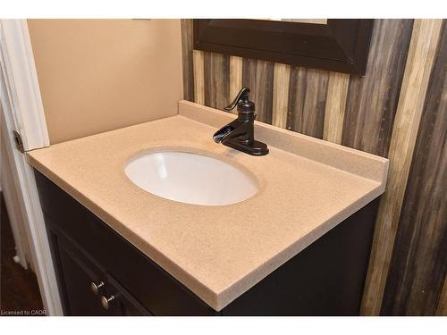 65 Rolston Drive, Hamilton, ON - Indoor Photo Showing Bathroom