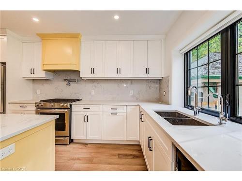 101 Wood Street, Kitchener, ON - Indoor Photo Showing Kitchen With Double Sink With Upgraded Kitchen