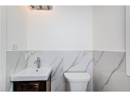 101 Wood Street, Kitchener, ON - Indoor Photo Showing Bathroom