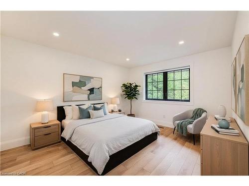 101 Wood Street, Kitchener, ON - Indoor Photo Showing Bedroom