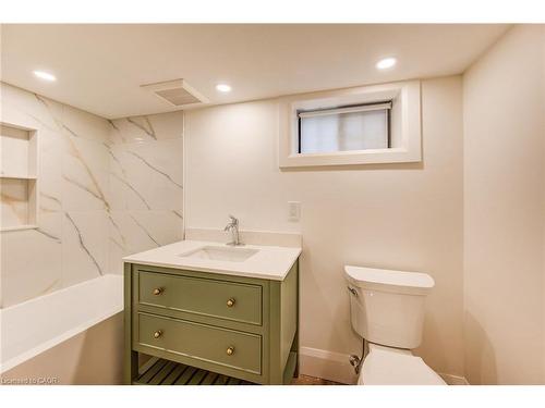 101 Wood Street, Kitchener, ON - Indoor Photo Showing Bathroom