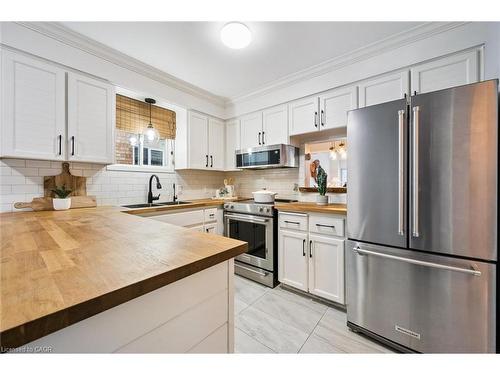 4 Northmanor Crescent, Kitchener, ON - Indoor Photo Showing Kitchen
