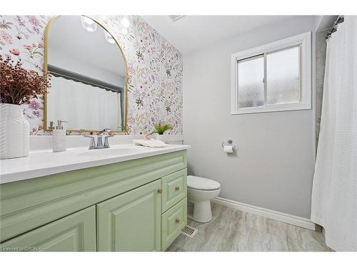 4 Northmanor Crescent, Kitchener, ON - Indoor Photo Showing Bathroom