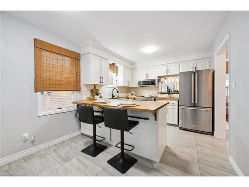 4 Northmanor Crescent, Kitchener, ON - Indoor Photo Showing Kitchen