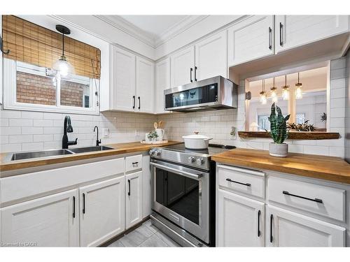 4 Northmanor Crescent, Kitchener, ON - Indoor Photo Showing Kitchen