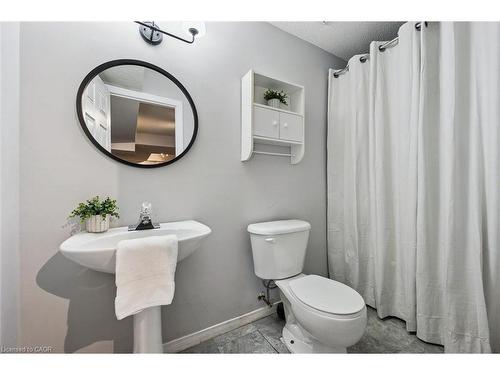 4 Northmanor Crescent, Kitchener, ON - Indoor Photo Showing Bathroom