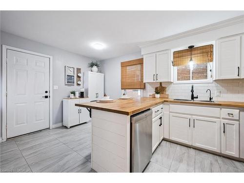 4 Northmanor Crescent, Kitchener, ON - Indoor Photo Showing Kitchen