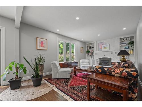 58 Mcleod Court, Kitchener, ON - Indoor Photo Showing Living Room