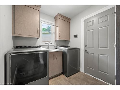 58 Mcleod Court, Kitchener, ON - Indoor Photo Showing Laundry Room