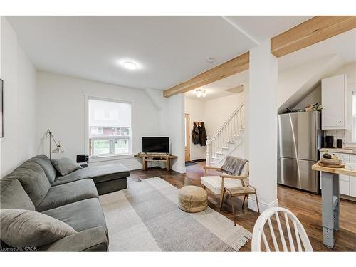 97 Gladstone Avenue, Hamilton, ON - Indoor Photo Showing Living Room