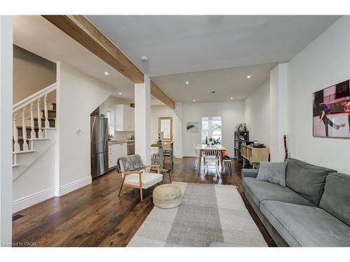 97 Gladstone Avenue, Hamilton, ON - Indoor Photo Showing Living Room
