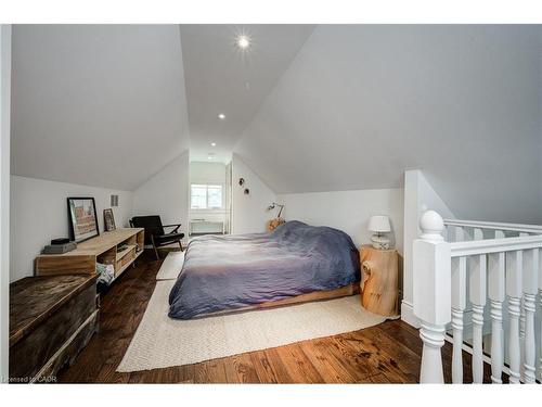 97 Gladstone Avenue, Hamilton, ON - Indoor Photo Showing Bedroom