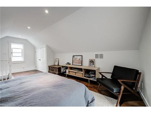 97 Gladstone Avenue, Hamilton, ON - Indoor Photo Showing Other Room